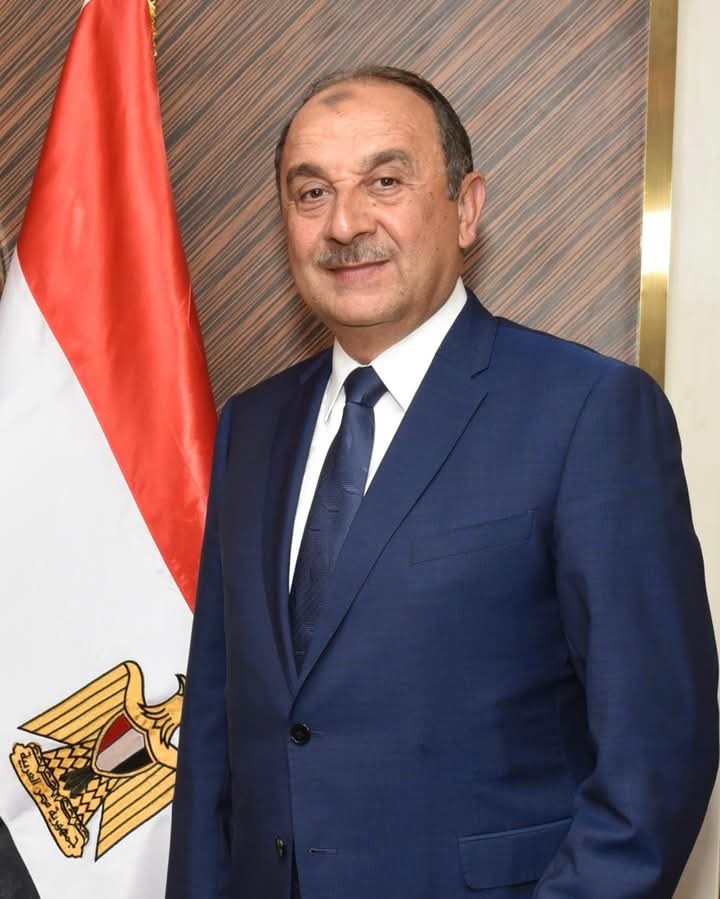  وزير قطاع الأعمال العام يتابع تنفيذ مشروعات شركات القابضة للتشييد 