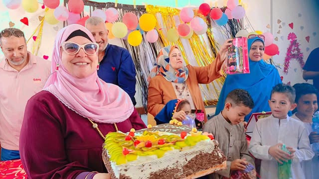 عطيات عبدالموجود معلمة الأجيال ورسالة حب في يوم تكريمها