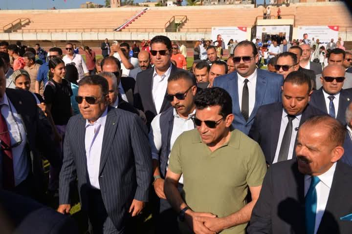 محافظ الدقهليه ووزير الشباب والرياضة يفتتحان المرحلة الأولى لتطوير ملعب استاد المنصورة الرياضي