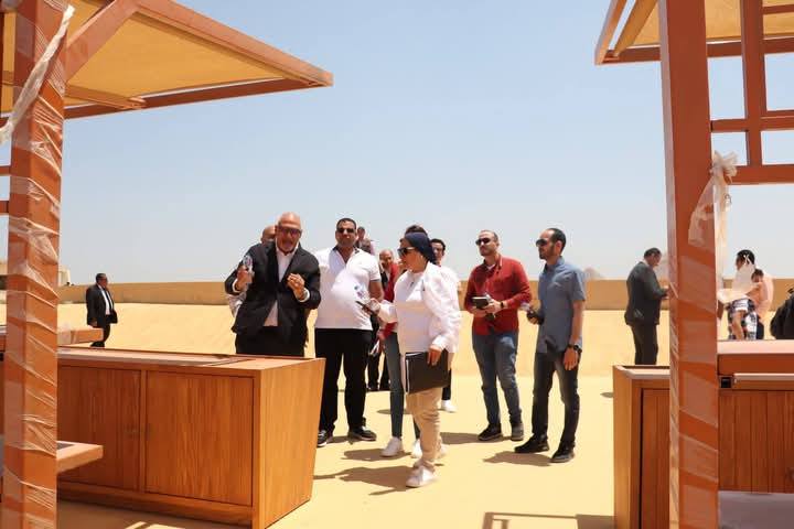 نائب محافظ الجيزة تتفقد انتظام العمل بالتشغيل التجريبي لمنظومة التطوير بالمنطقة الأثرية لأهرامات الجيزة