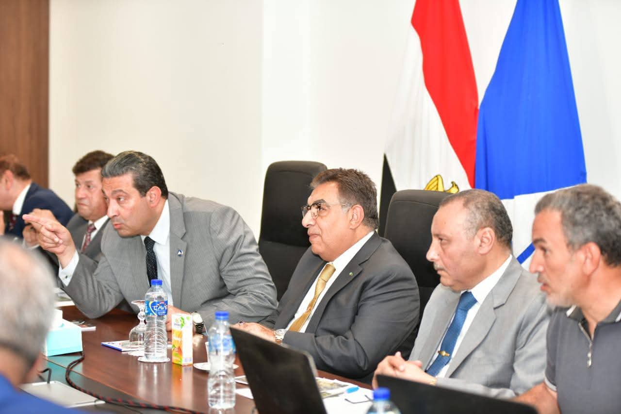 اجتماع تنسيقي بين محافظي الدقهلية ودمياط لتطبيق الحدود الإدارية وفقًا للقرار الجمهوري .