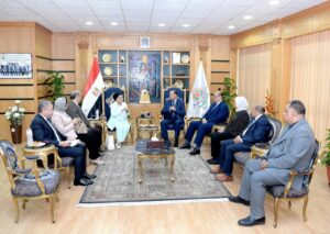 رئيس جامعة المنصورة يستقبل نائب وزير الصحة والسكان لبحث سبل التعاون في تنفيذ الخطة العاجلة للسكان والتنمية