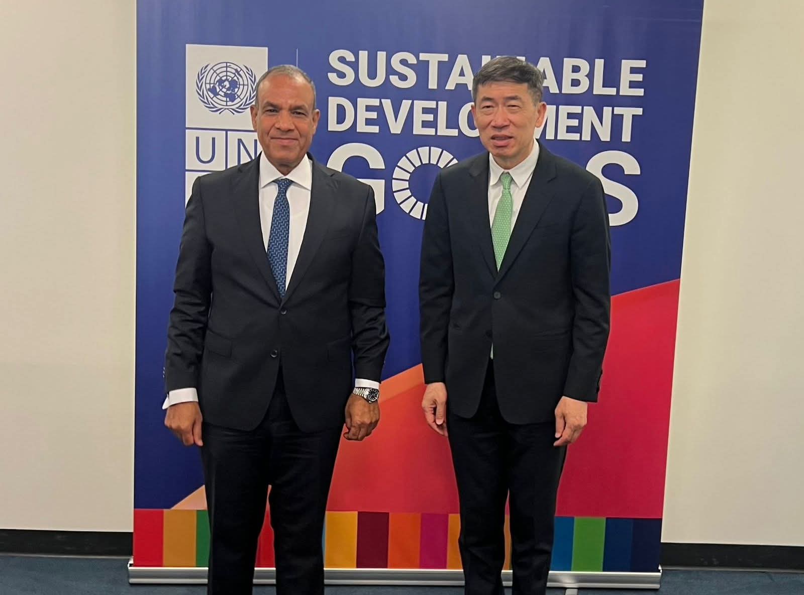 وزير الخارجية والهجرة يلتقي بالقائم بأعمال مدير برنامج الأمم المتحدة الإنمائي 