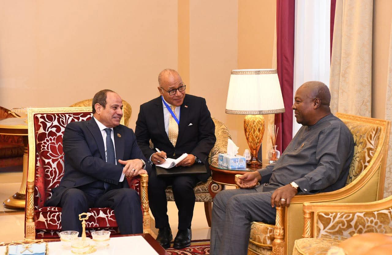 التقى السيد الرئيس عبد الفتاح السيسي اليوم بالرئيس الغاني جون ماهاما  وذلك على هامش مشاركة السيد الرئيس في أعمال الدورة السابعة لاجتماع القمة التنسيقي لمنتصف العام للاتحاد الأفريقي