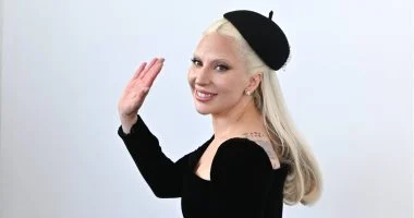 ليدى جاجا تحيى حفل جوائز MTV 2025