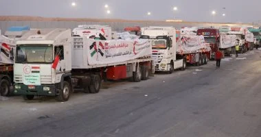 مصر ..وصول القافلة العاشرة من شاحنات المساعدات  إلى قطاع غزة