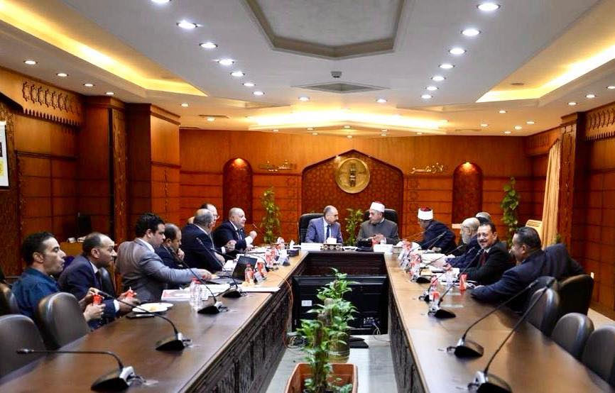 المعاهد الأزهريّة و التربية والتعليم يعقدان اجتماعًا مشتركًا لمناقشة أعمال صندوق رعاية المعلمين بمشيخة الأزهر