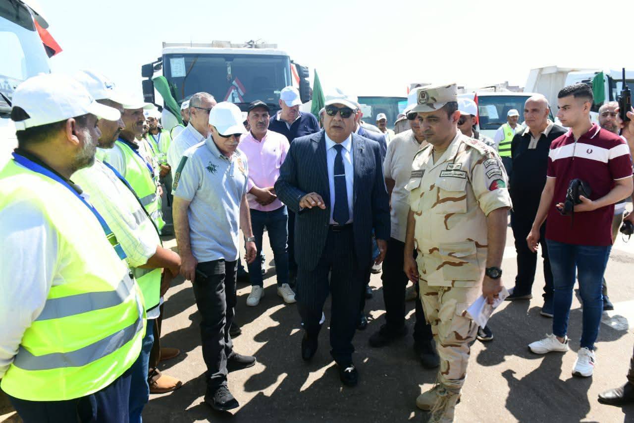 محافظ الدقهلية يشهد اصطفاف معدات مجابهة الأزمات والكوارث والطوارئ بمدينة شربين