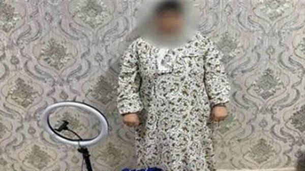 الداخلية تضبط التيك توكر أم ملك لخدشها الحياء العام