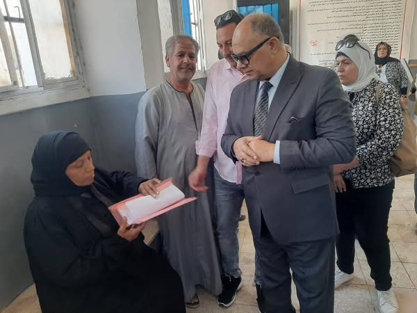 السكرتير العام لمحافظة الجيزة يتفقد مركز ومدينة العياط لمتابعة جهود تقنين أراضي أملاك
