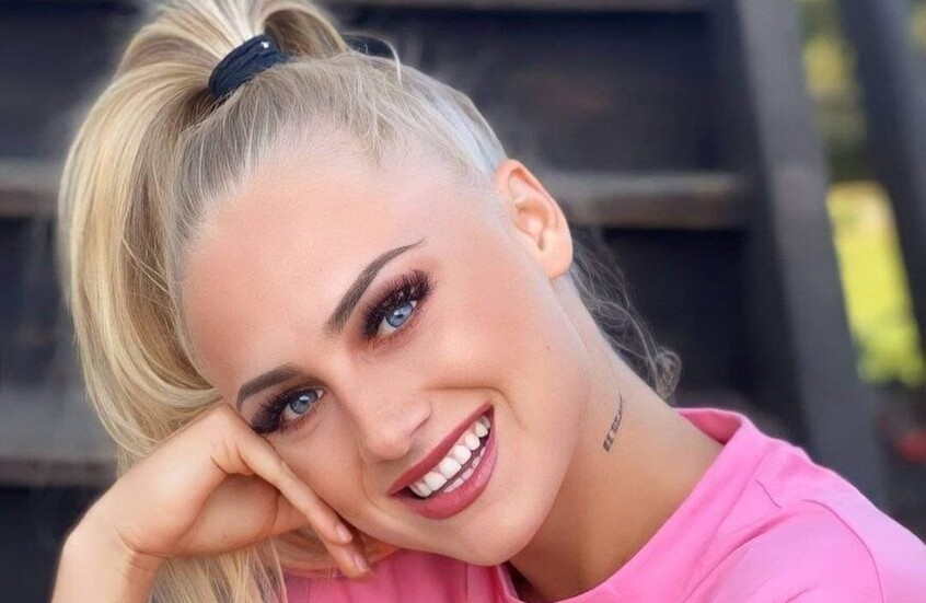 عملاق الكرة الأرجنتينية ينقض على أجمل لاعبة كرة قدم في العالم رغم تعاقدها مع نادي كومو