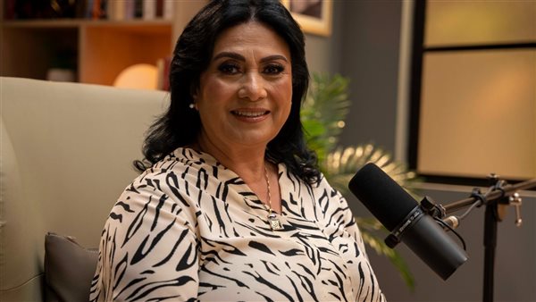 التحقيق فى اتهام الفنانة سلوى عثمان لشخص بانتحال شخصيتها على وسائل التواصل