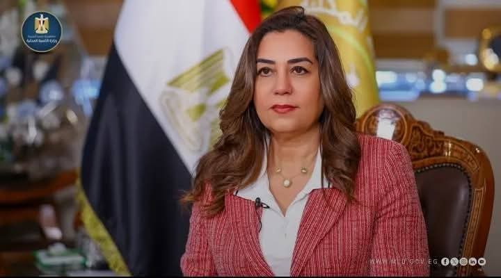 وزيرة التنمية المحلية تعلن رصد عقار مخالف بالهرم بالجيزه وإزالته