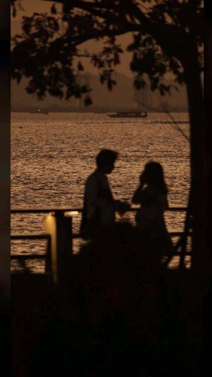 مِن ضِحكتكَ ابتدأ الهوى