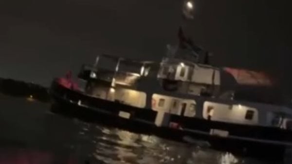 اشتعال النيران في أكبر سفن أسطول الصمود المتجه لغزة قبالة سواحل تونس وأنباء عن استهدافها بمسيرة إسرائيلية