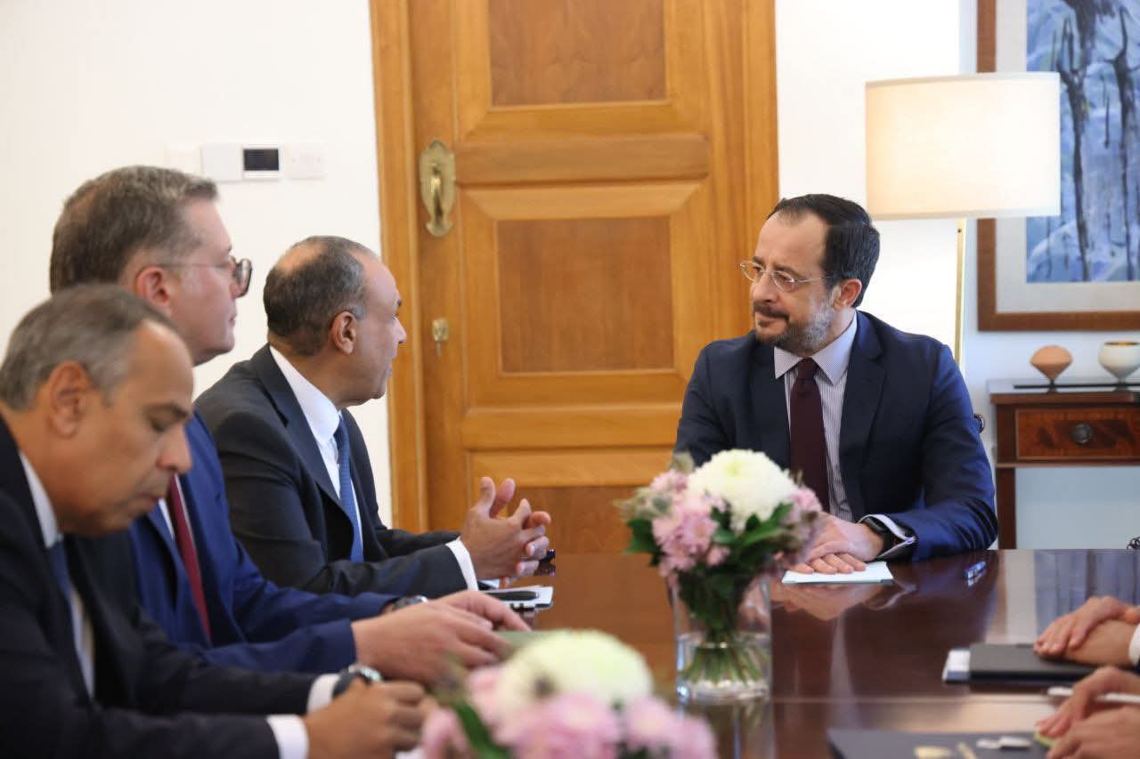 وزير الخارجية يلتقي مع رئيس جمهورية قبرص