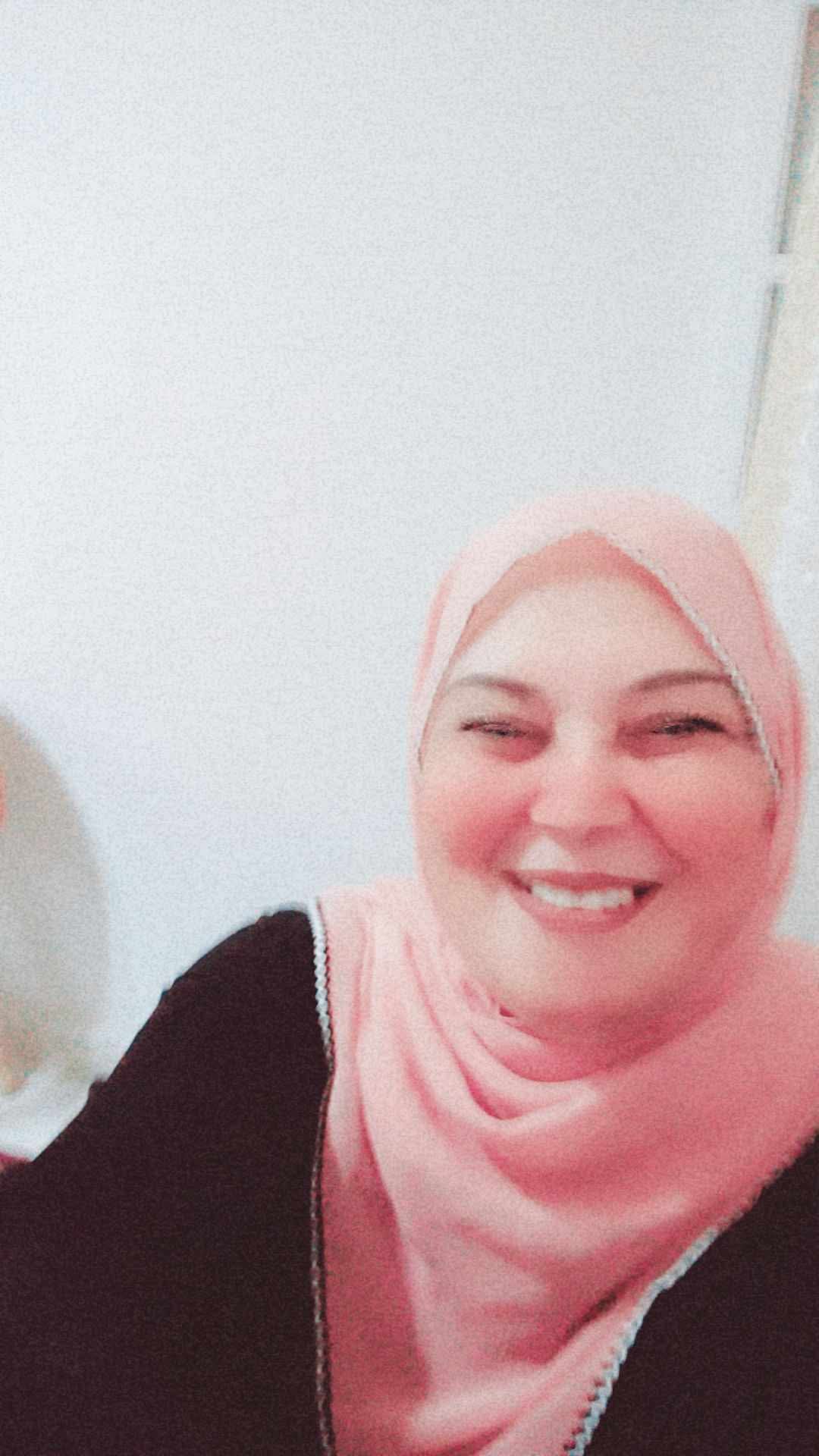 دهشة العاشقين بقلم د. هدى عبده