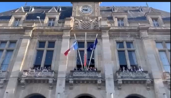 بلدية سان دوني الفرنسية ترفع العلم الفلسطيني