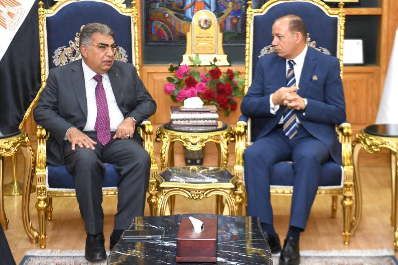 محافظ الدقهلية يشارك في اجتماع مجلس جامعة المنصورة ويؤكد: الجامعة منارة للعلم والوعي وحصن الشباب ضد التطرف