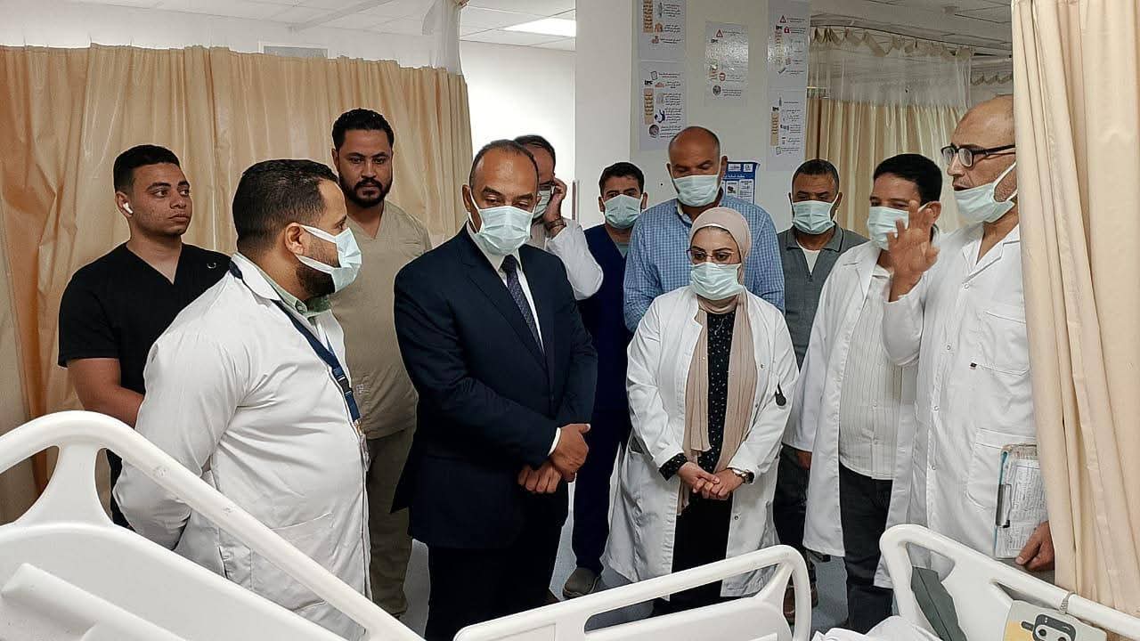محافظ المنيا يكلف نائبه والسكرتير العام بمتابعة حالة مصابي حادث انقلاب أتوبيس بسمالوط