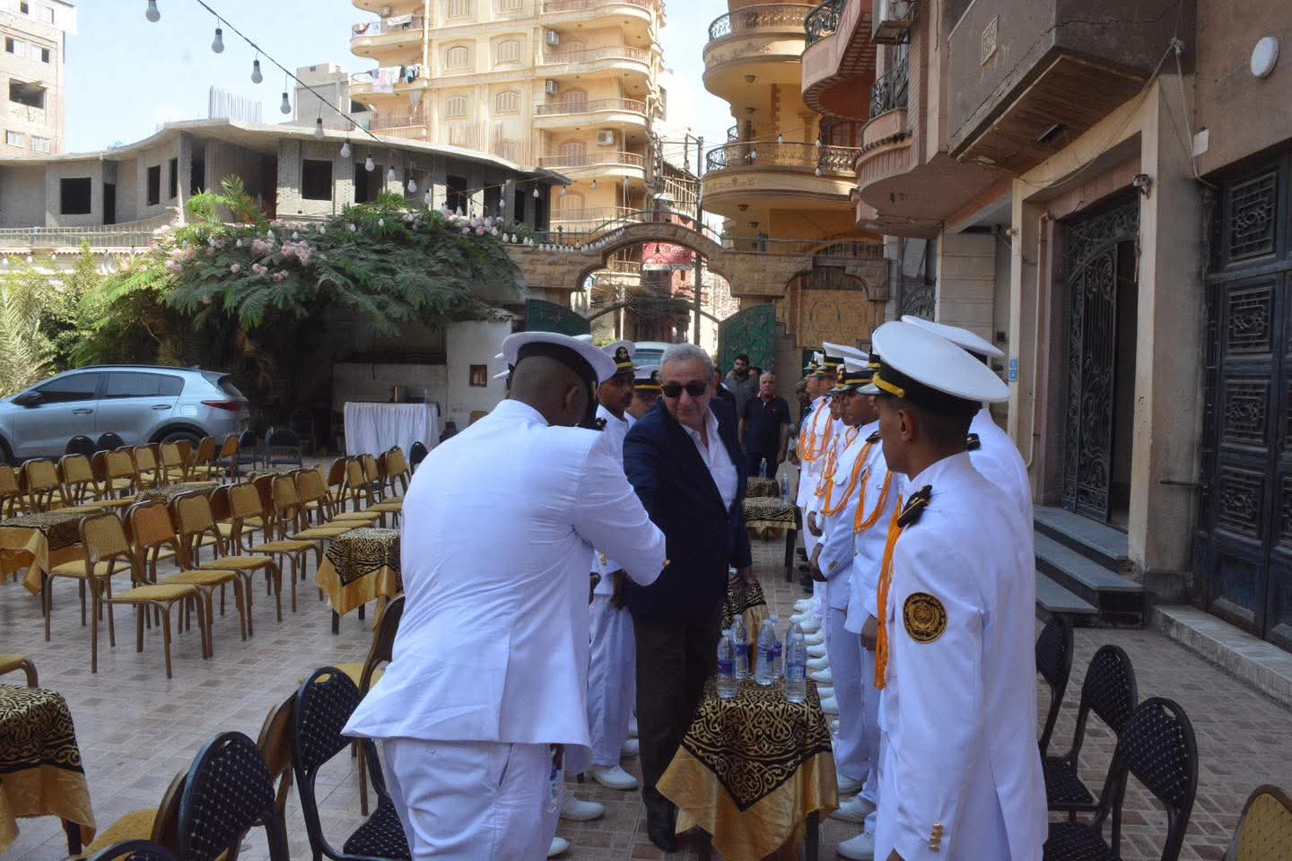محافظ الغربية يواصل تقديم واجب العزاء لأسر شهداء حادث المحلة ويؤكد ضحايا الحادث جسدوا بطولة في التضحية والواجب الإنساني