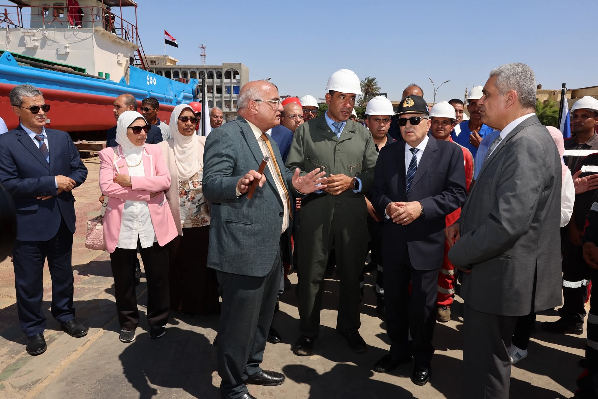 الفريق أسامة ربيع يتفقد شركة ترسانة السويس البحرية ويوجه بدراسة شاملة لمخطط تطوير الشركة وتعزيز قدراتها