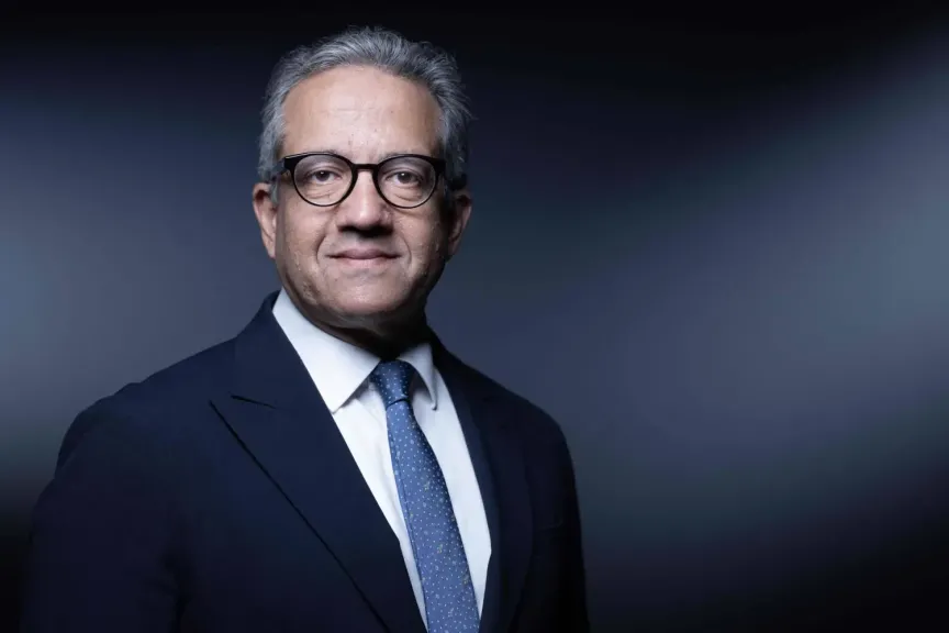 الرئيس السيسى مهنئًا خالد العنانى باليونسكو إنجاز تاريخي يُضاف إلى سجل مصر الدبلوماسي والثقافى