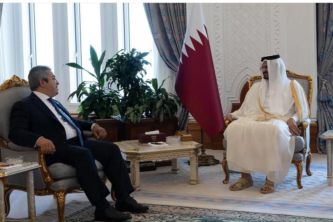 سفير مصر في الدوحة يقدم أوراق اعتماده إلى نائب أمير قطر