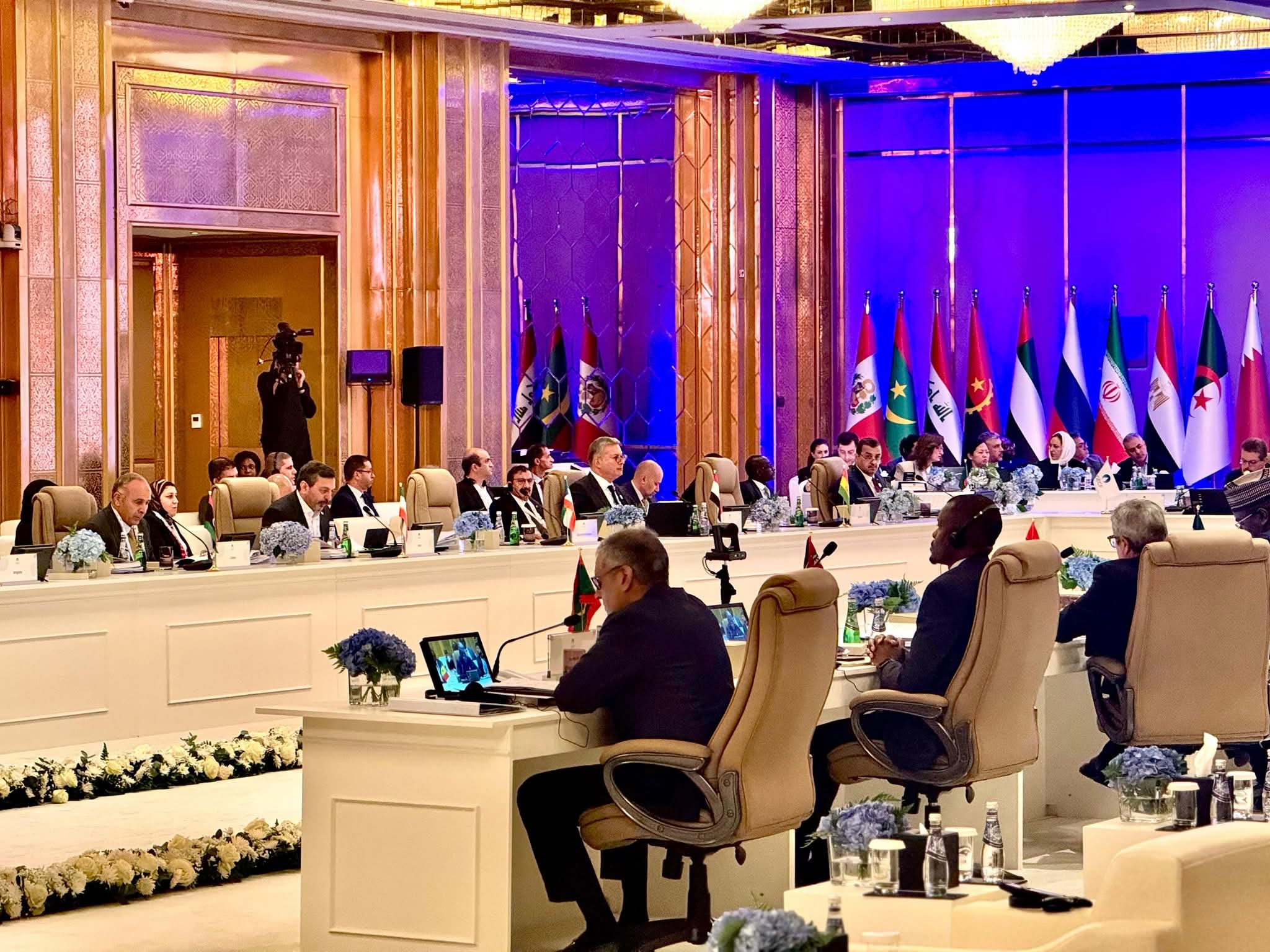 وزير البترول والثروة المعدنية يشارك في الإجتماع الوزاري 