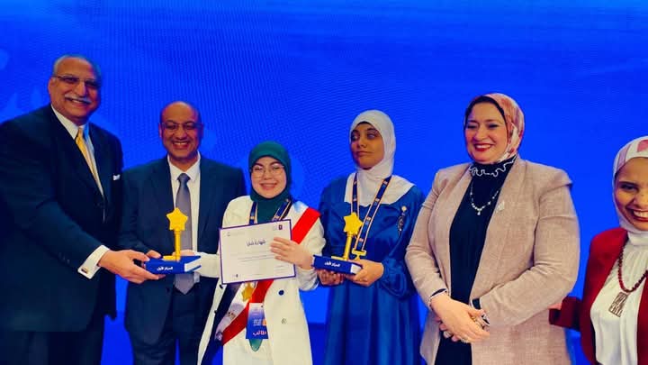 محافظ القليوبية يهنئ بسملة و تغريد لتفوقهما في تحدي القراءة العربي