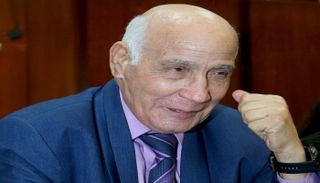 رحيل الشاعر أحمد عنتر مصطفى عن 81 عامًا بعد غيبوبة طويلة