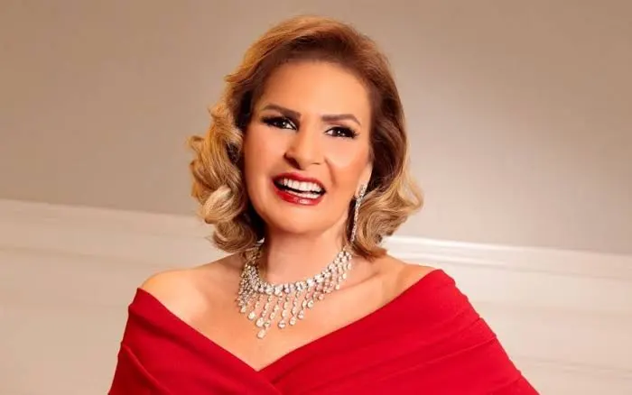 يسرا لا أقبل العمل مع هؤلاء الأشخاص وتتحدث عن الحالة الصحية للزعيم عادل إمام