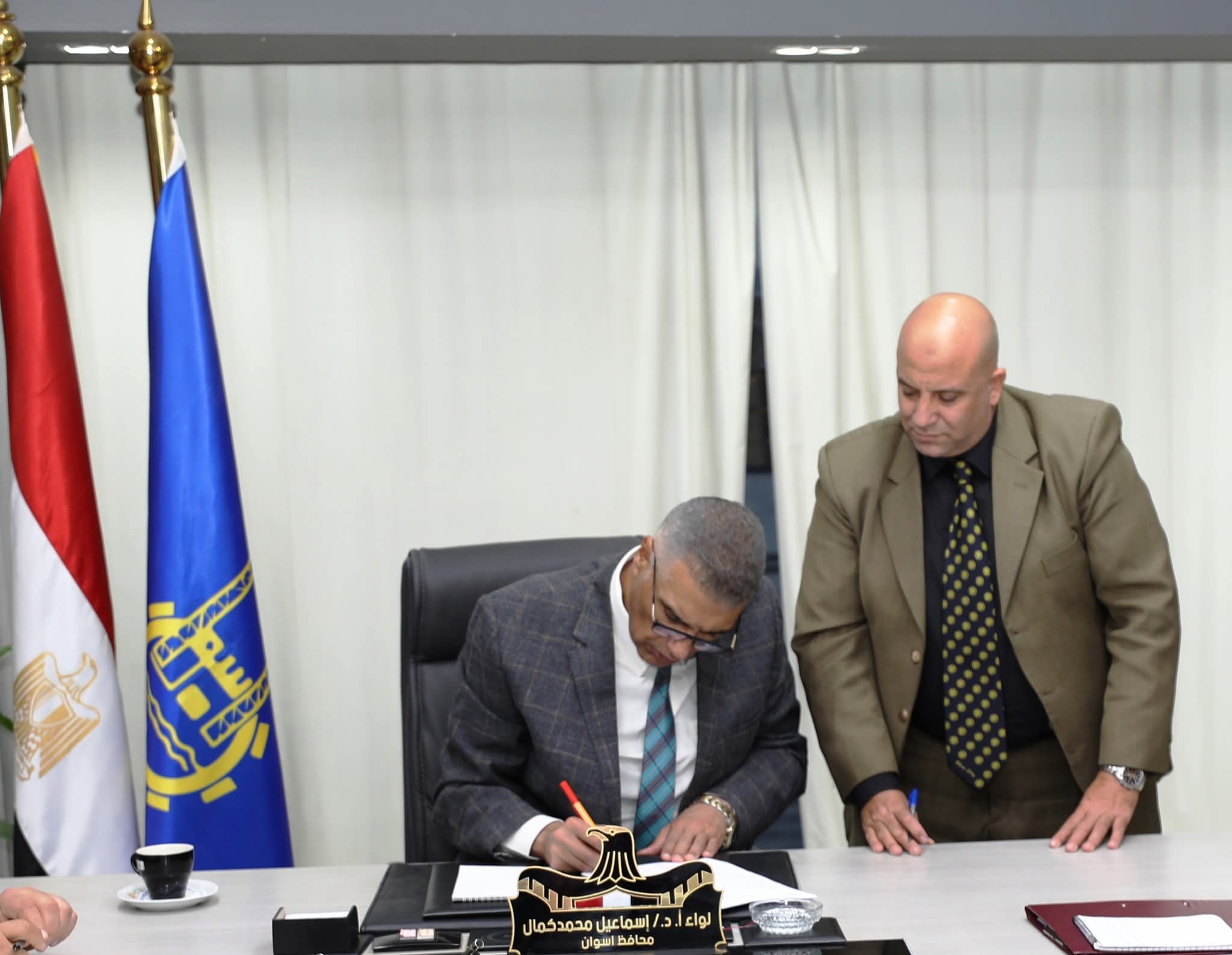 محافظ أسوان توفير إعتماد مالى بقيمة 12 مليون جنيه لتوصيل شبكات المياه والكهرباء لخدمة 84 منزل بقرية وادى العرب بنصر النوبة 