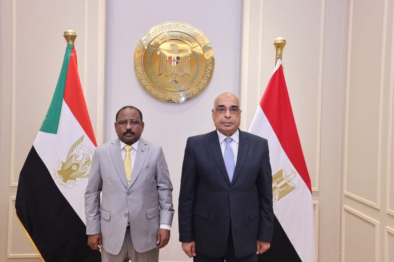 وزير العــدل يستقبــل نظيره السودانــي