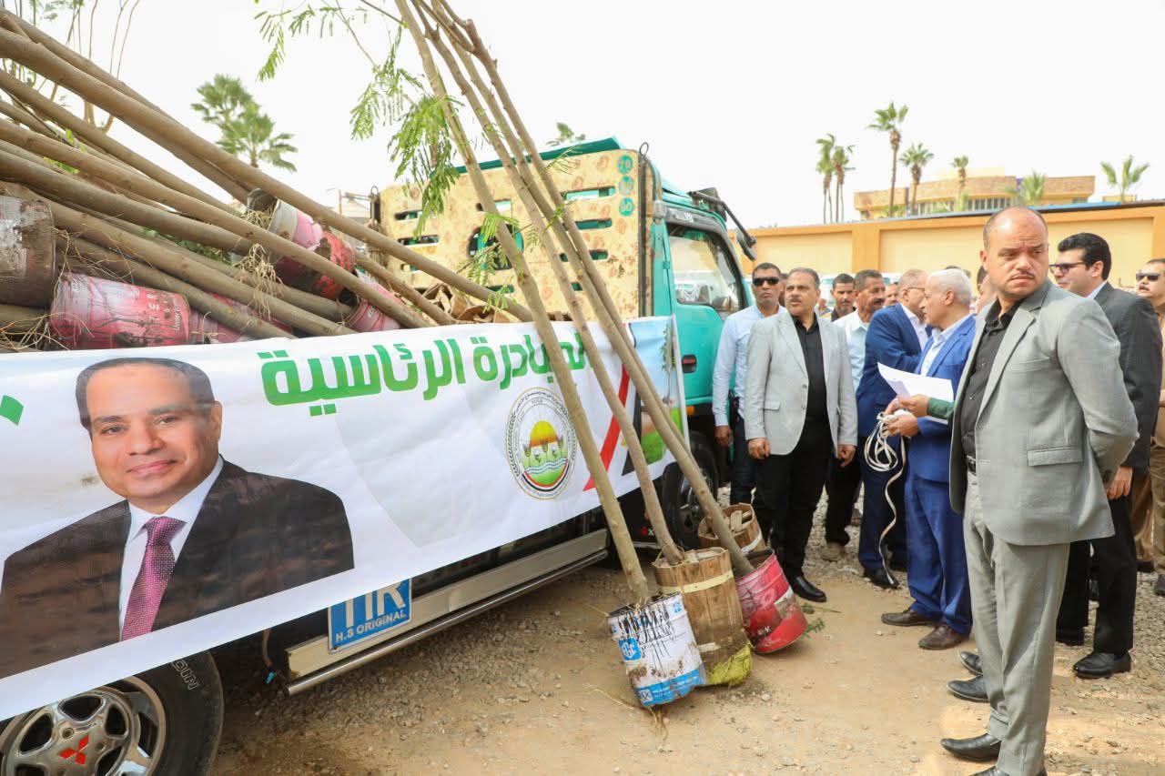 محافظ الشرقية يشهد استلام ٧٩٠ شجرة لزراعتها بمختلف المراكز والمدن والاحياء 