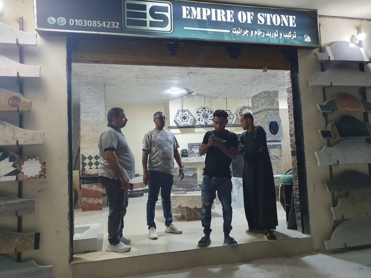 استجابةً لشكاوى المواطنين عبر رسائل الصفحة الرسمية للحي فيسبوك قام حي شمال الغردقة خلال الحملة المسائية بالمرور على عدد من المواقع واتخاذ الإجراءات اللازمة