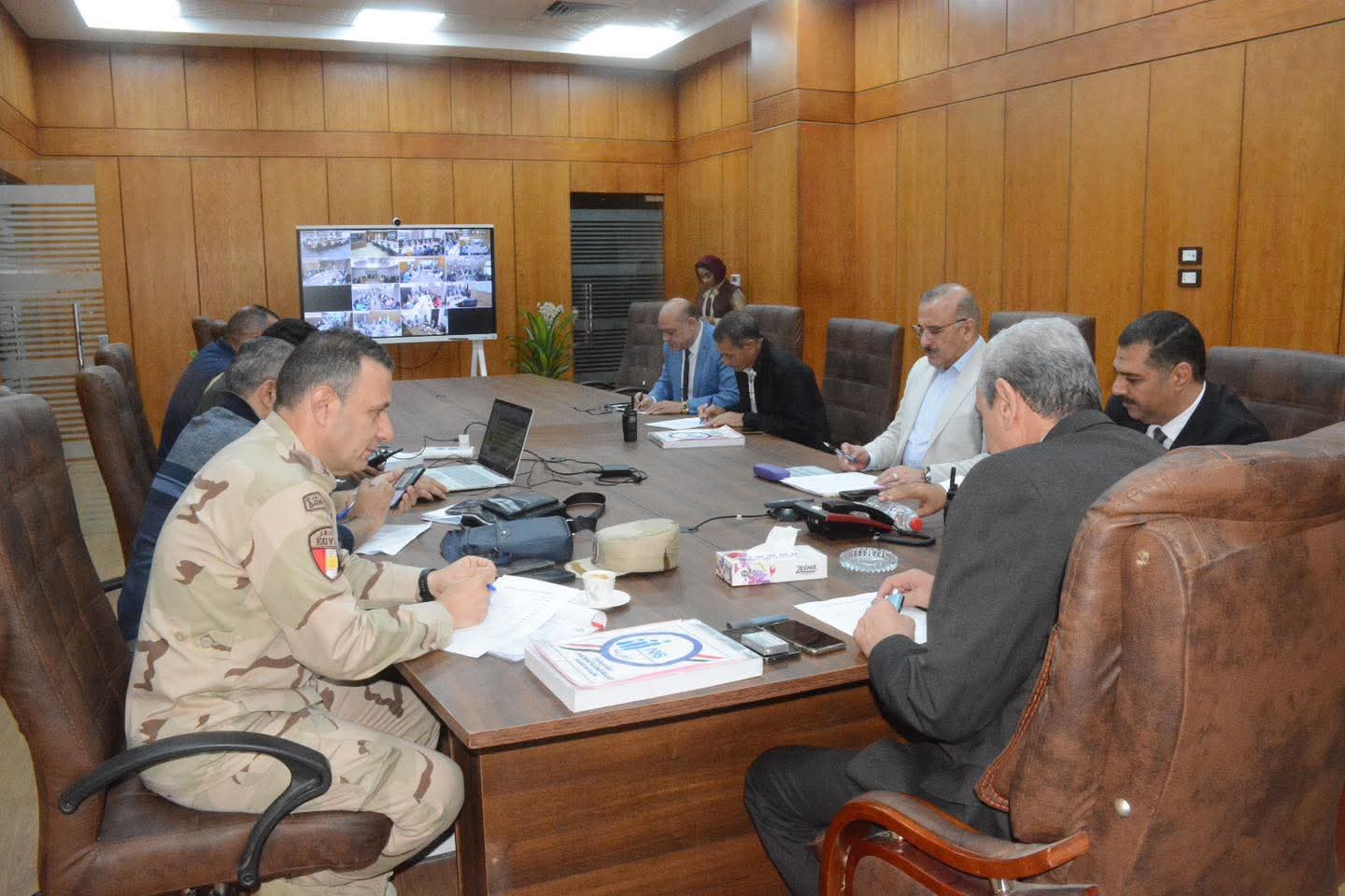 محافظ الغربية يتابع لحظة بلحظة من مركز السيطرة انتخابات مجلس النواب  ويدعو المواطنين للمشاركة الفعالة صوتكم مسؤولية وواجب وطني