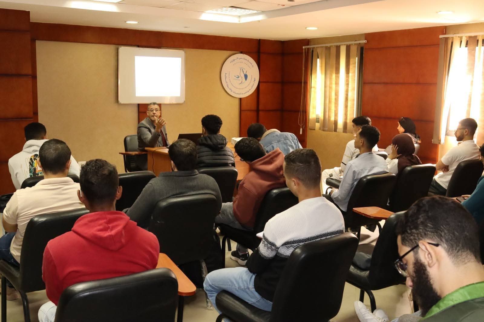 بالتعاون مع وزارة الشباب والرياضة  جهاز حماية وتنمية الثروة السمكية ينفذ برنامج تدريبي بعنوان  نظم استزراع وتفريخ الأسماك البحرية