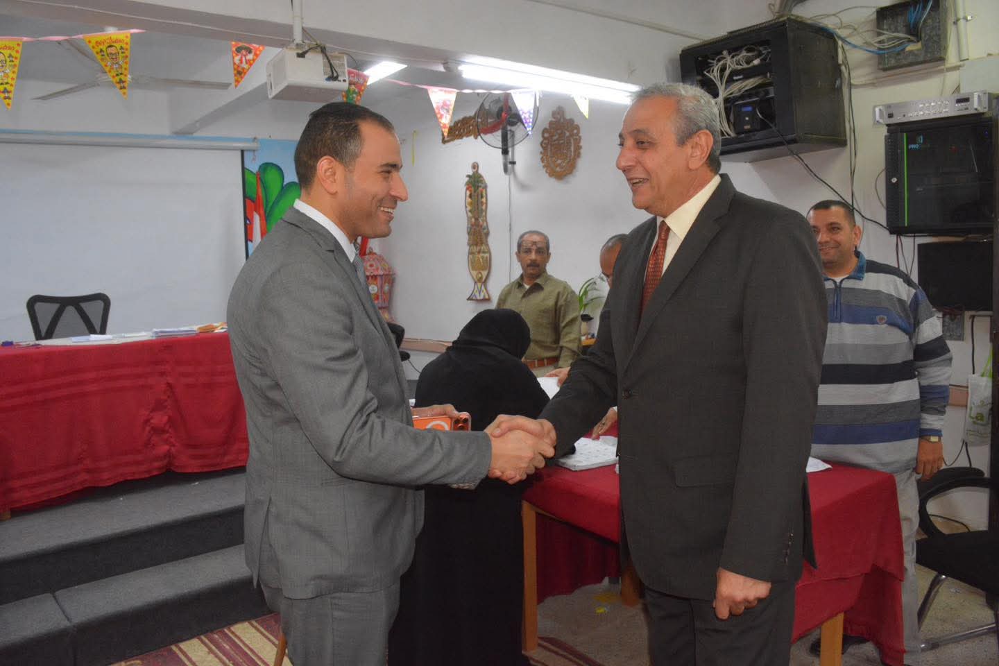 محافظ الغربية يواصل متابعته الميدانية في اليوم الثاني لانتخابات مجل النواب الجولات تمتد لفترة الراحة داخل لجان مركز ومدينة كفر الزيات 