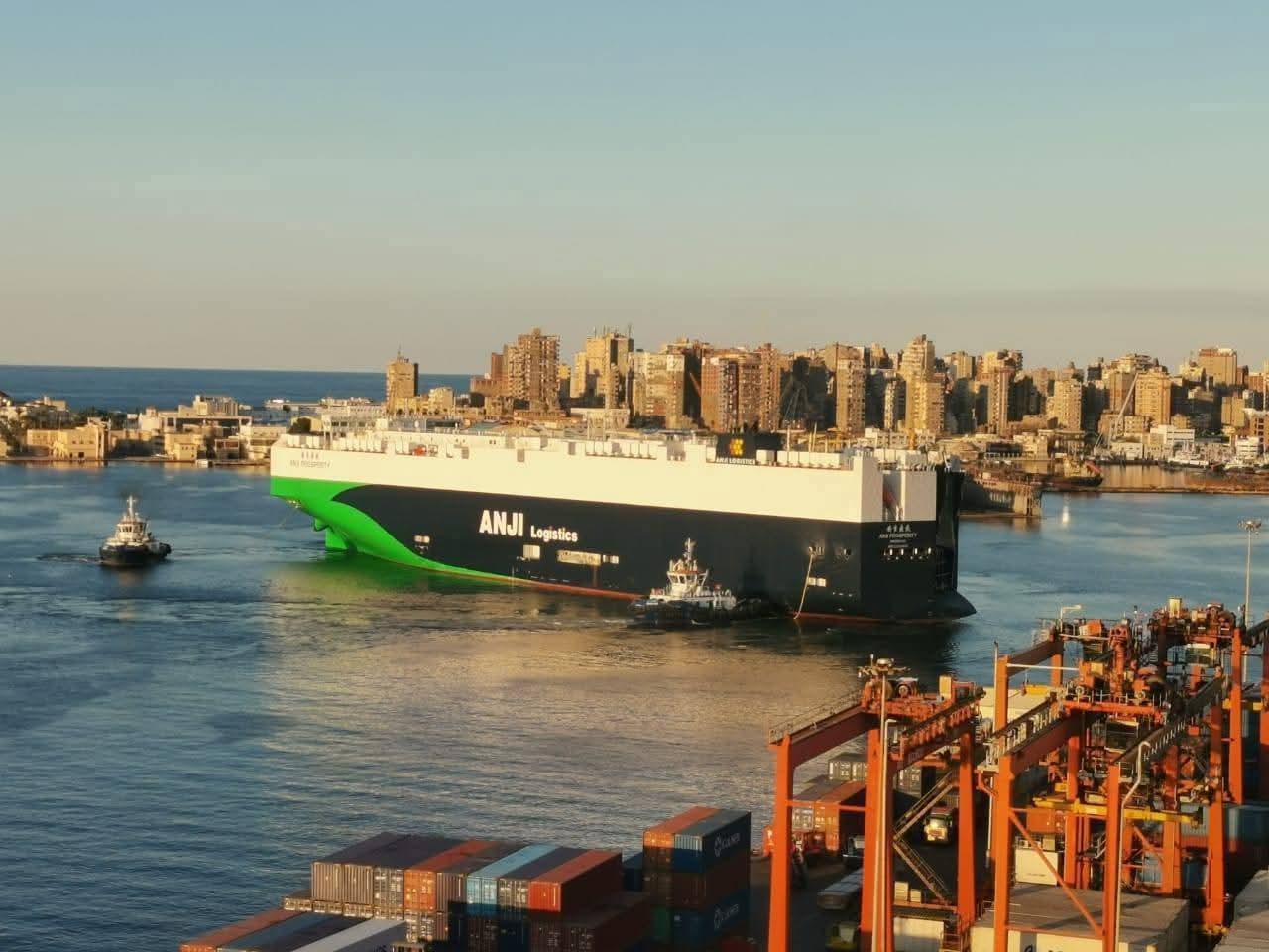 ميناء الإسكندرية يستقبل أكبر ناقلة سيارات في العالم ANJI PROSPERITY