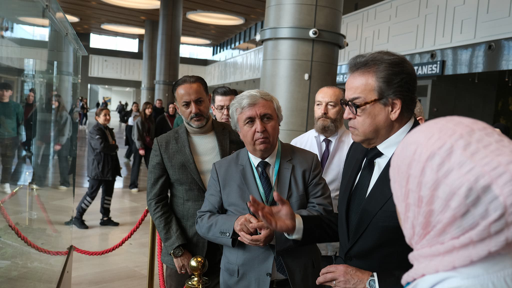 نائب رئيس مجلس الوزراء و وزير الصحة يزور مدينة باشاك شهير تشام وساكورا الطبية أكبر مجمع طبي في أوروبا بإسطنبول