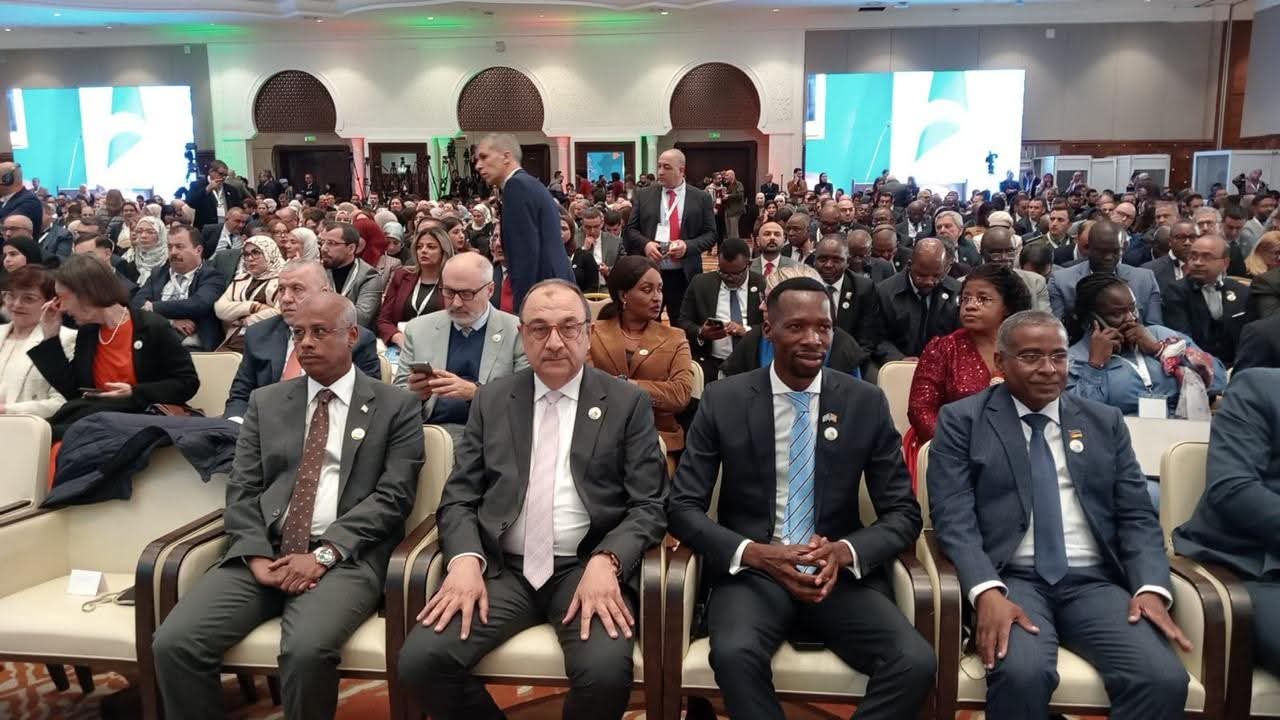 وزير قطاع الأعمال العام يشارك في الجلسة الافتتاحية للمؤتمر الوزاري الأفريقي حول الإنتاج المحلي للأدوية وتكنولوجيات الصحة بالجزائر