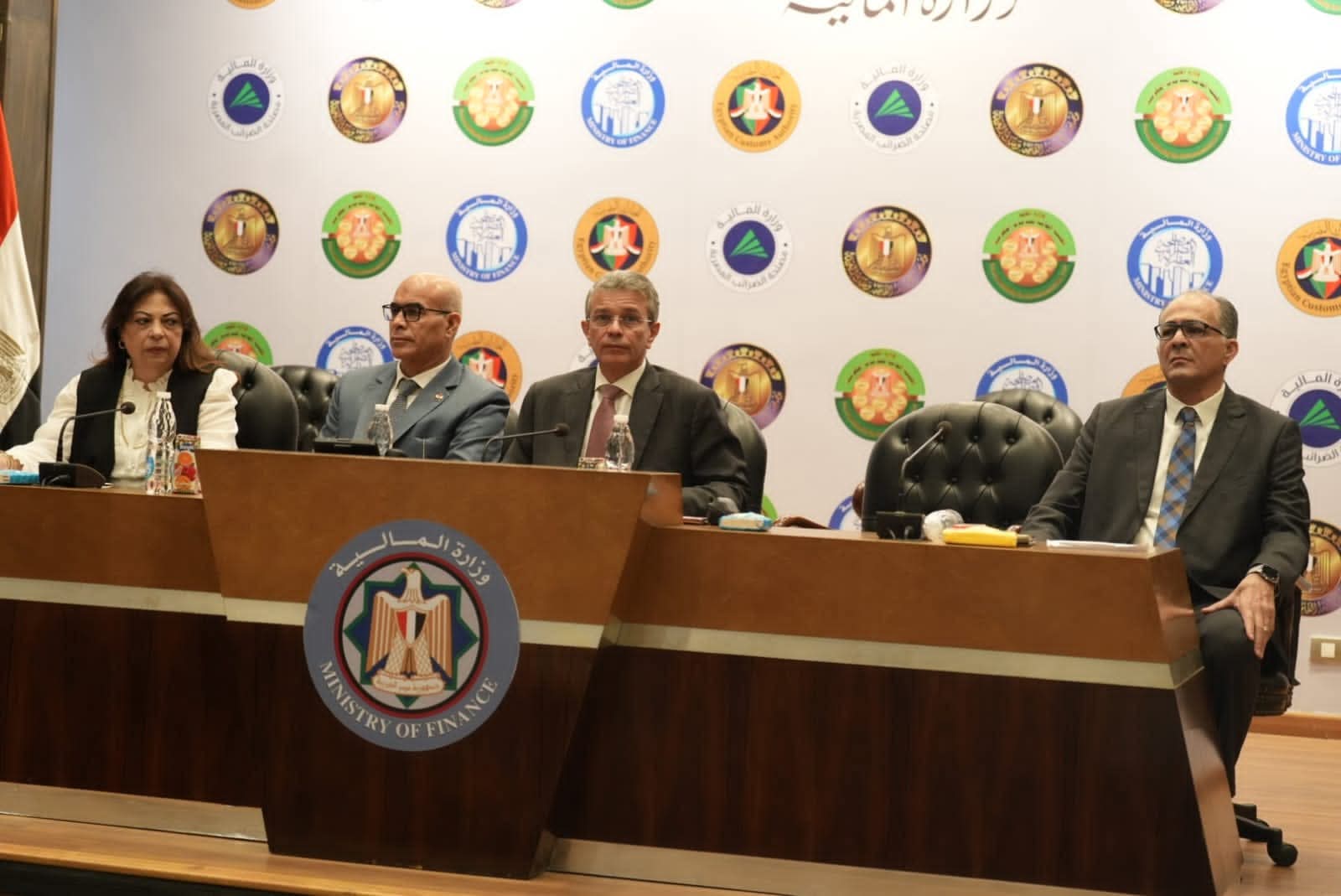 رئيس مصلحة الجمارك في حوار مفتوح مع ممثلي ٢٥٠ شركة من المجتمع التجاري