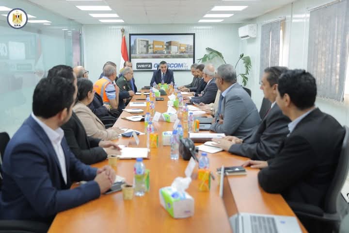 رئيس هيئة الشراء الموحد يعقد اجتماعًا لمتابعة آخر مستجدات سير العمل بمشروع المخازن الاستراتيجية