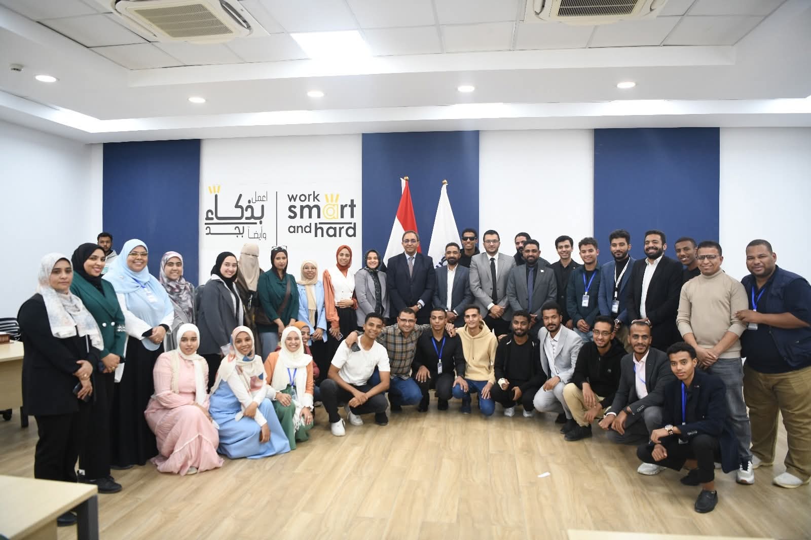 محافظ قنا يشهد الحفل الختامي لبرنامج الشركات الناشئة في السياحة التكنولوجية والصناعات الإبداعية