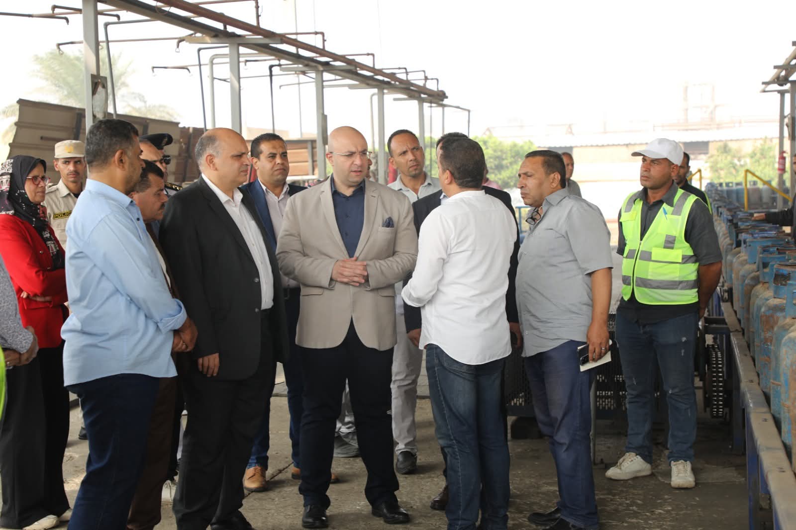محافظ بني سويف يتفقد مصنع غاز النيل لتعبئة وتوزيع إسطوانات البوتاجاز ويُوكد على تشديد الرقابة تزامنا مع اقتراب فصل الشتاء