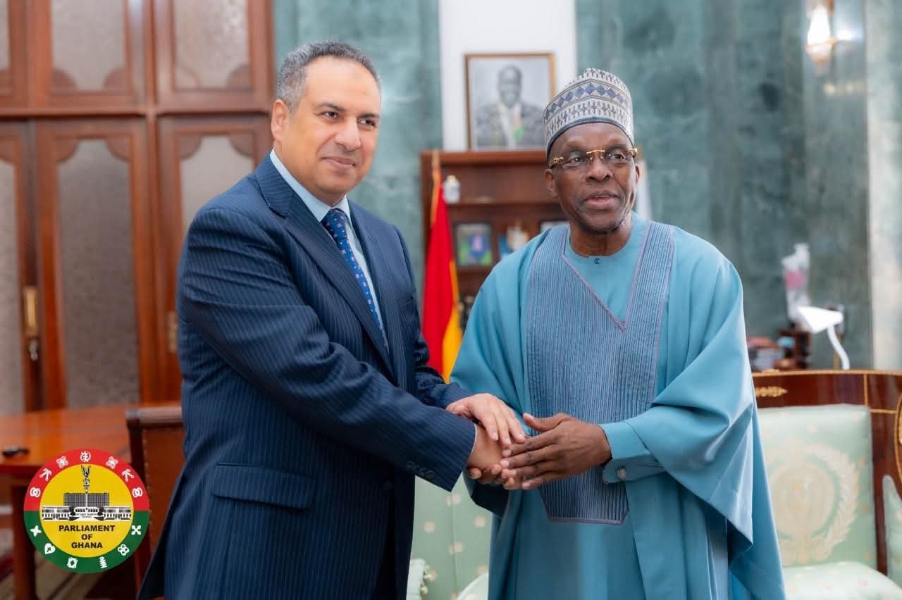 السفير المصرى يلتقى برئيس البرلمان الغانى وزعيم الأغلبية