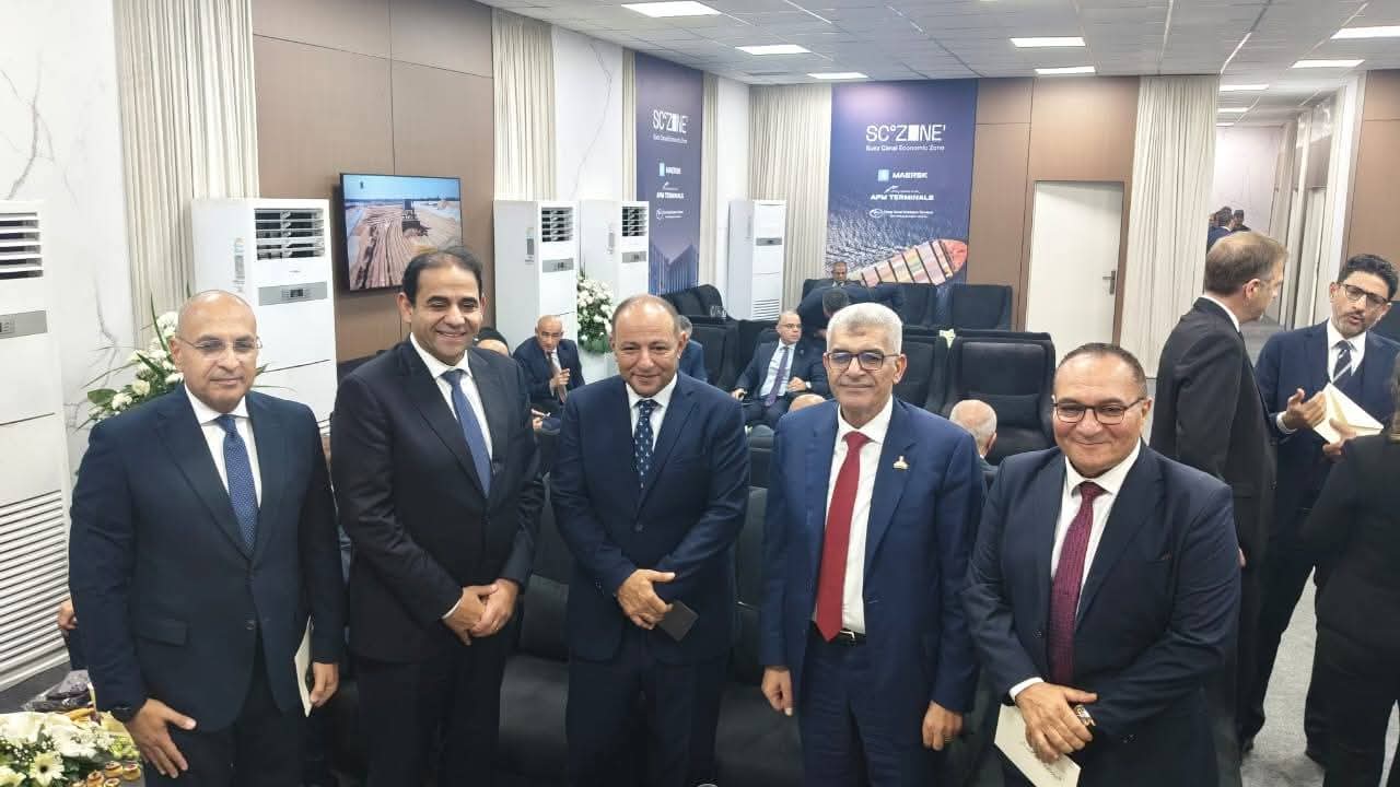 رئيس جامعة بورسعيد يلتقي رؤساء جامعات وقيادات صناعية وشخصيات عامة واعلامية على هامش حضوره في افتتاح المحطات الجديدة لشركة قناة السويس للحاويات لتعزيز التعاون ودعم مكانة الجامعة