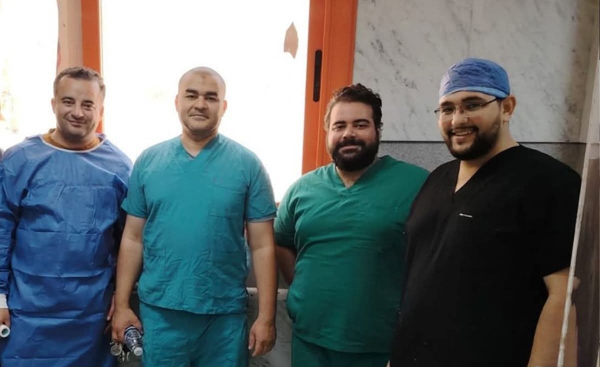 نجح الفريق الطبي بمستشفى بني سويف للتأمين الصحي، في إجراء عملية دقيقة لطفل مُصاب بالعظام الزجاجية لاستعادة قدرته على المشي