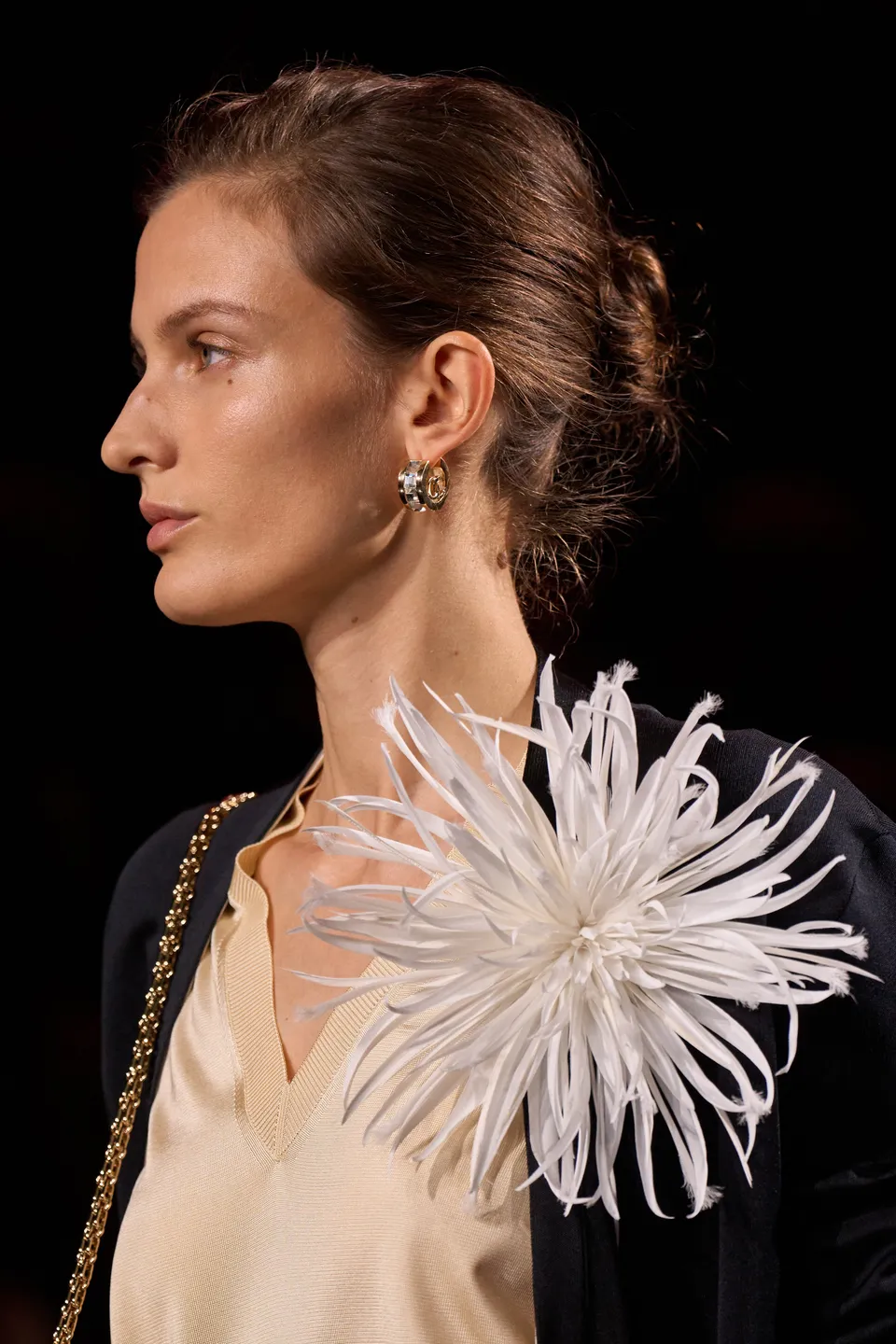 صعود جيل جديد من المصممين يعيد تشكيل عالم الموضة في 2025